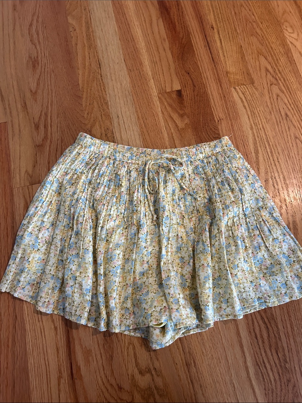 American Eagle Outfitters Yellow Floral Elastic Waist Skort